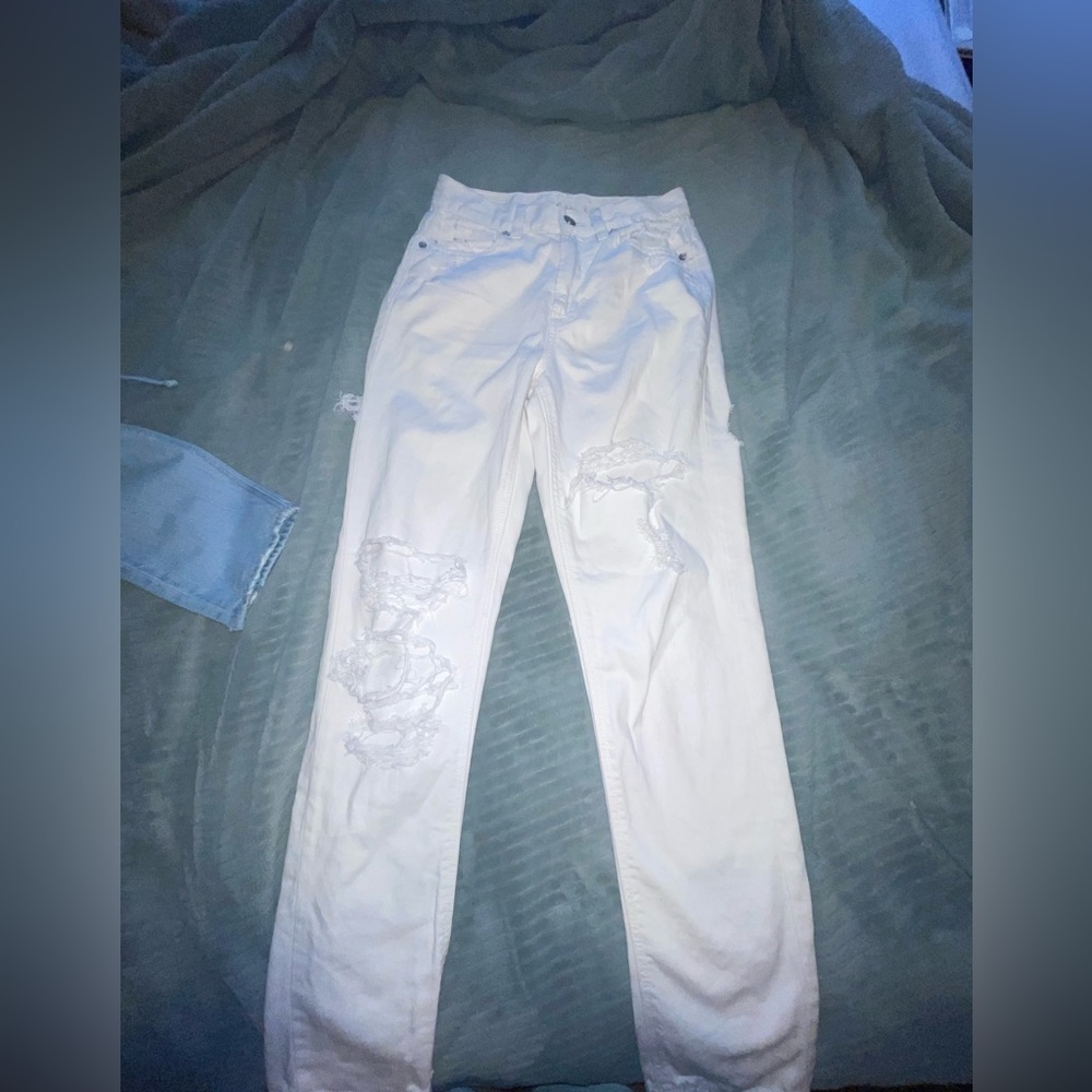 American Eagle White Mom Jean